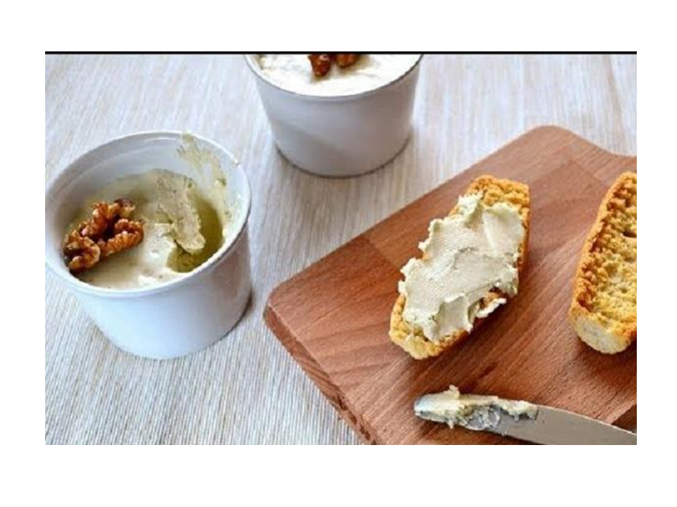 Pat&ecirc; de queijo no Thermomix