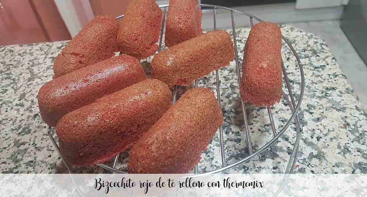 Bolo de ch&aacute; vermelho recheado com thermomix