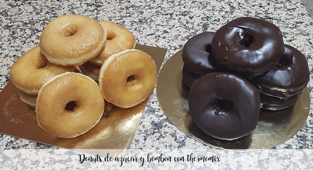 Rosquinhas de a&ccedil;&uacute;car e chocolate com thermomix