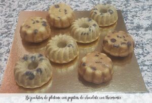 Biscoitos de banana com pepitas de chocolate com thermomix