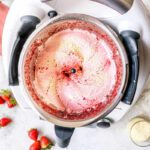 Sorvete Suave de Morango e Chocolate Branco com Bimby
